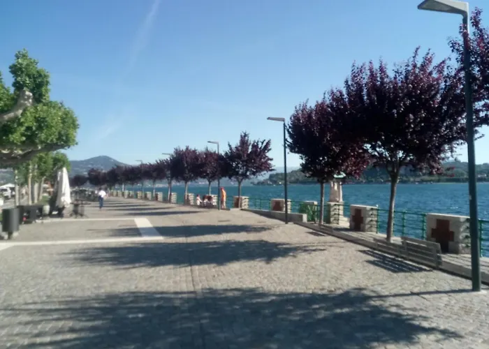 Il Castello Semesterbostad Nebbiuno