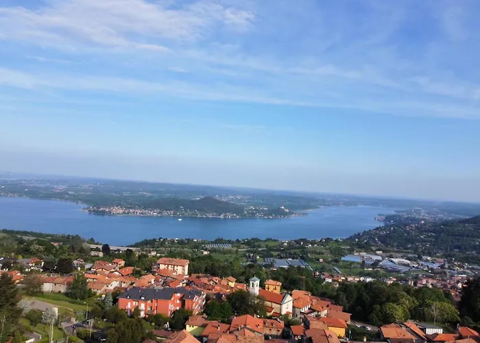 Semesterbostad Il Castello Nebbiuno